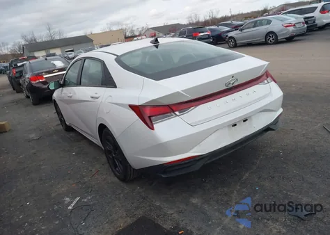 2022 Hyundai Elantra Sel z USA, uszkodzony, nr VIN 5NPLM4AG5NH065974